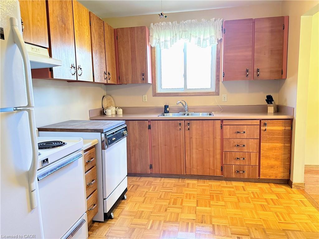 804 Ruby Street, Port Elgin, ON - Indoor Photo Showing Kitchen With Double Sink