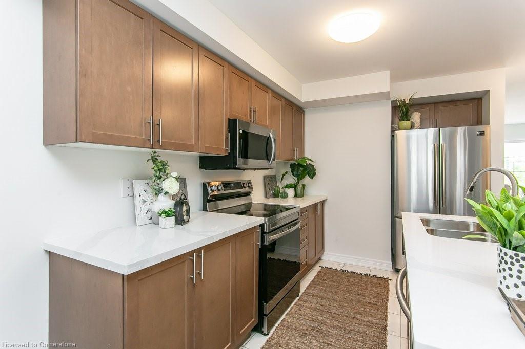 386 Linden Drive, Cambridge, ON - Indoor Photo Showing Kitchen With Double Sink