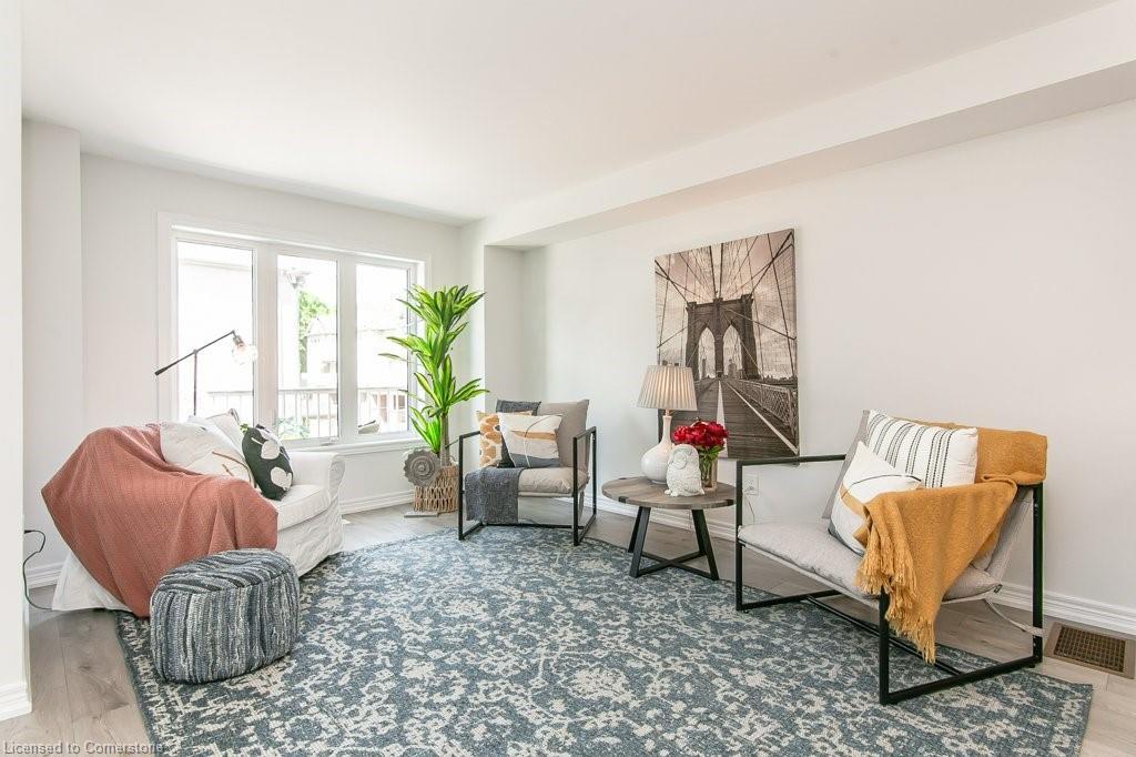 386 Linden Drive, Cambridge, ON - Indoor Photo Showing Living Room