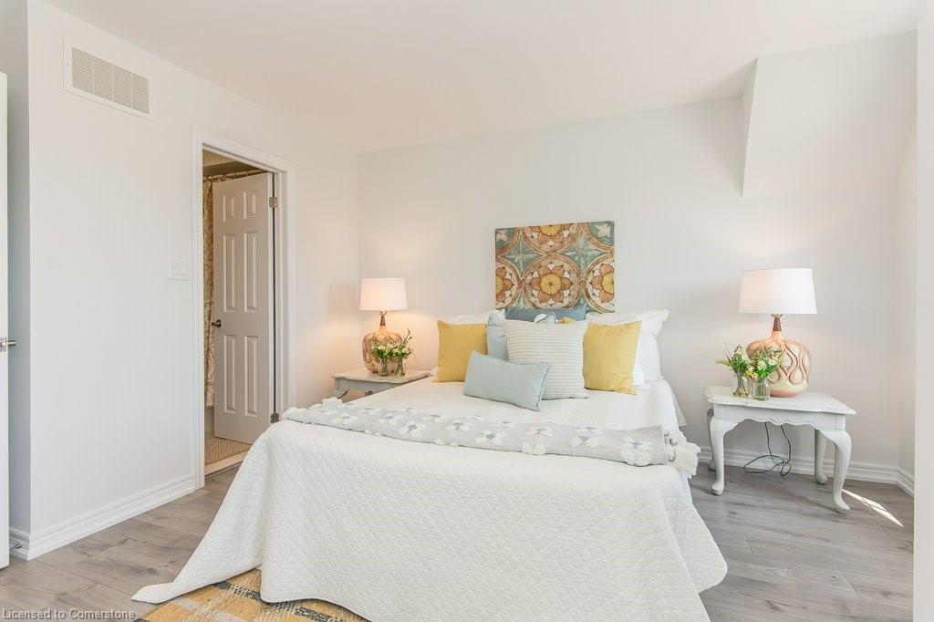 386 Linden Drive, Cambridge, ON - Indoor Photo Showing Bedroom