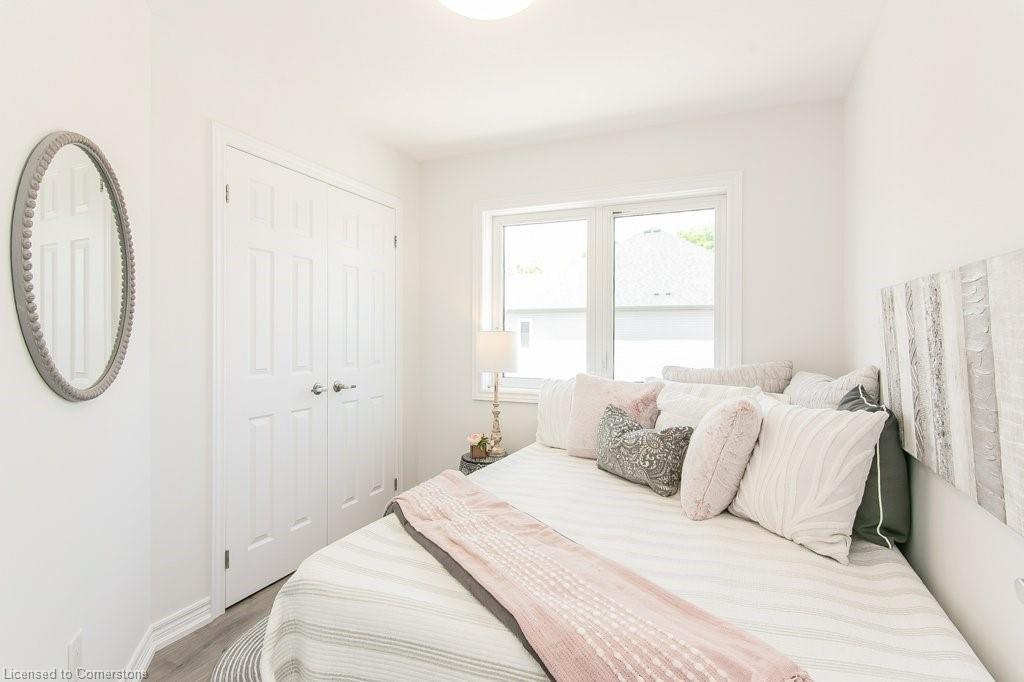 386 Linden Drive, Cambridge, ON - Indoor Photo Showing Bedroom