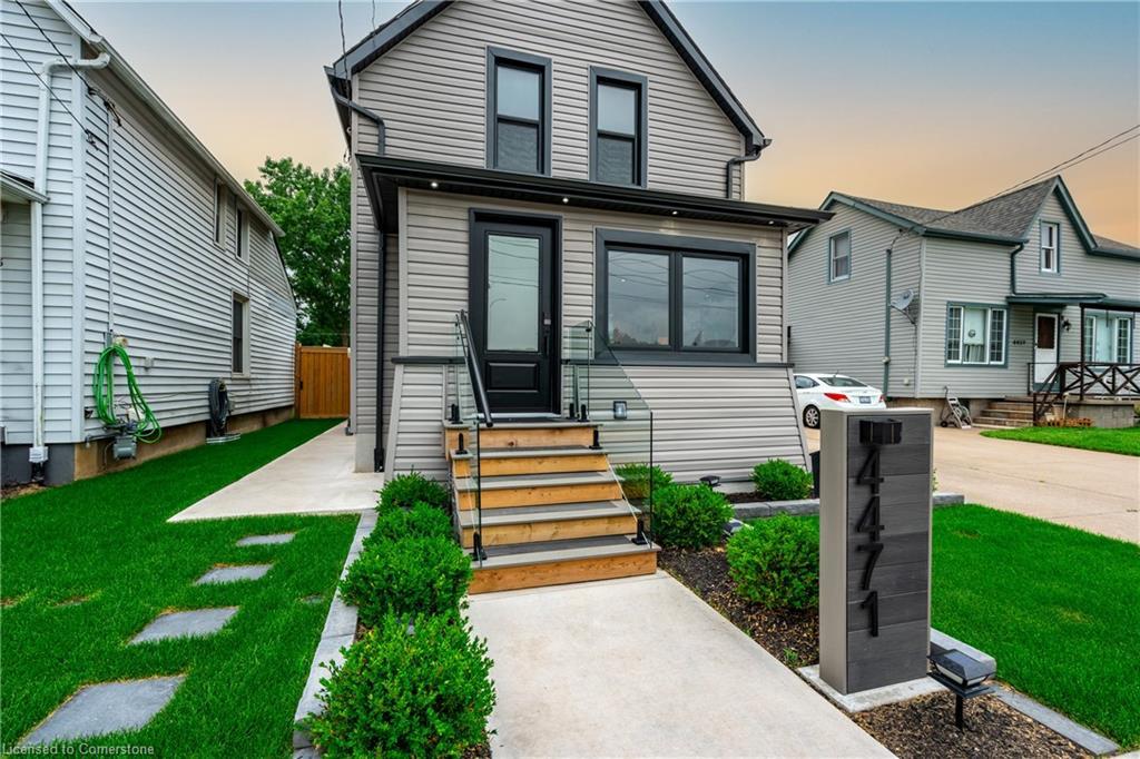 4471 First Avenue, Niagara Falls, ON - Outdoor