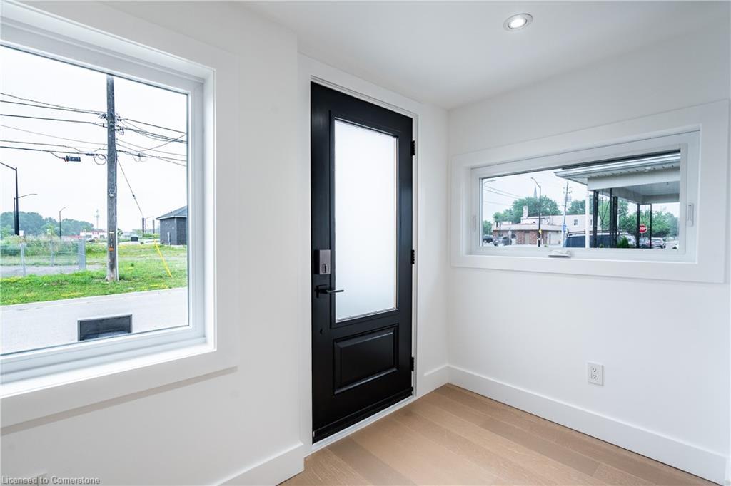 4471 First Avenue, Niagara Falls, ON - Indoor Photo Showing Other Room