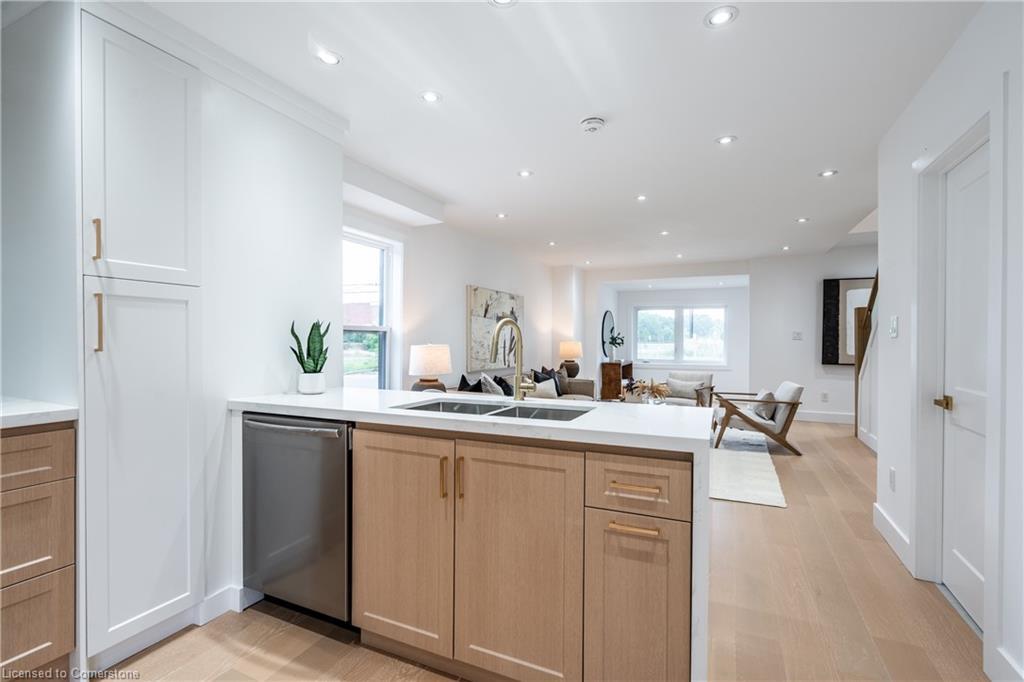 4471 First Avenue, Niagara Falls, ON - Indoor Photo Showing Kitchen With Double Sink