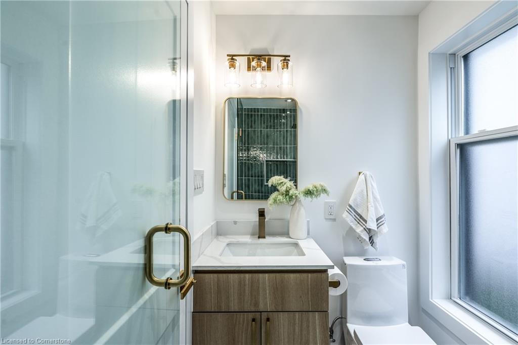 4471 First Avenue, Niagara Falls, ON - Indoor Photo Showing Bathroom