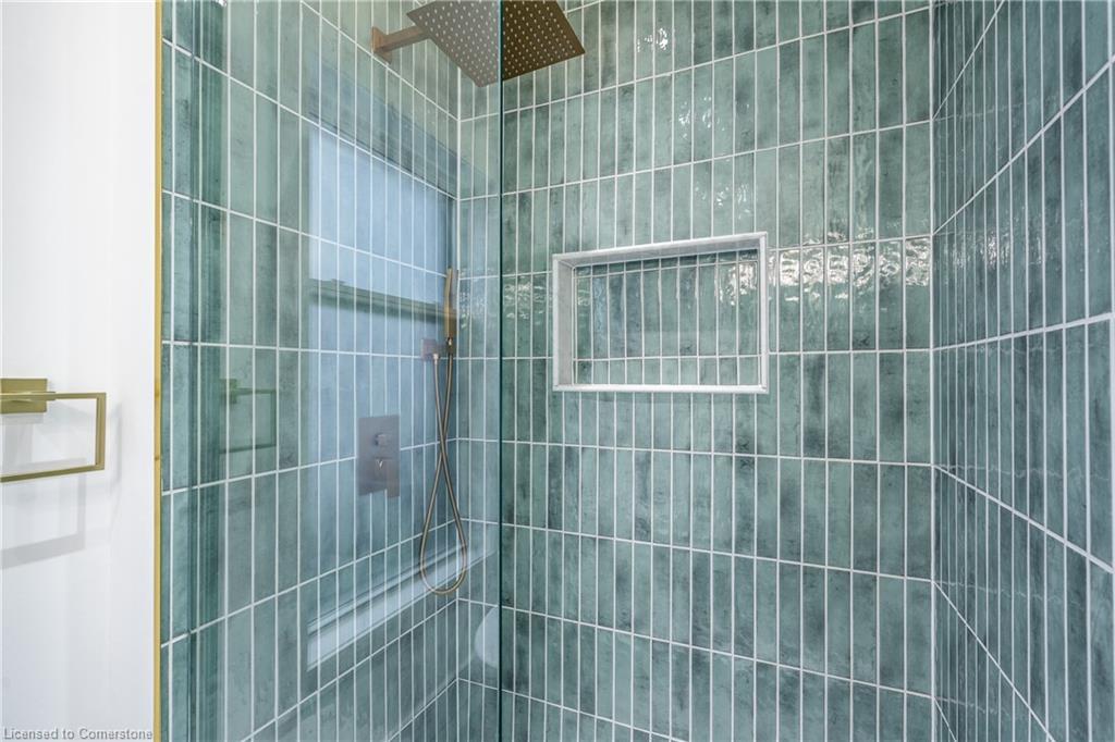 4471 First Avenue, Niagara Falls, ON - Indoor Photo Showing Bathroom