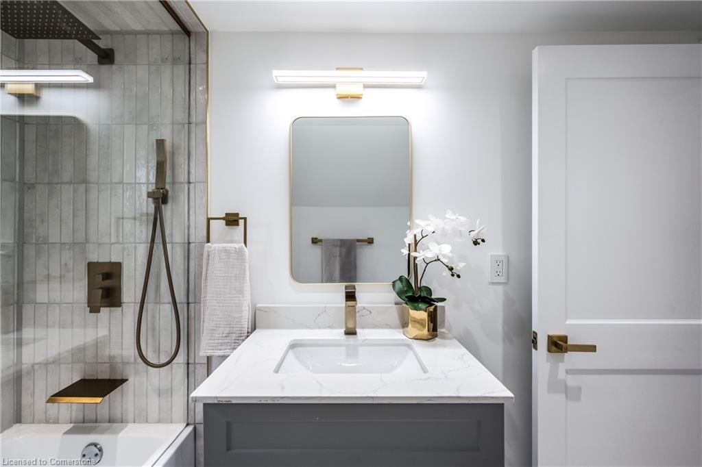 4471 First Avenue, Niagara Falls, ON - Indoor Photo Showing Bathroom