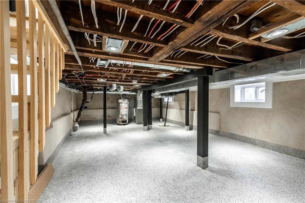 4471 First Avenue, Niagara Falls, ON - Indoor Photo Showing Basement