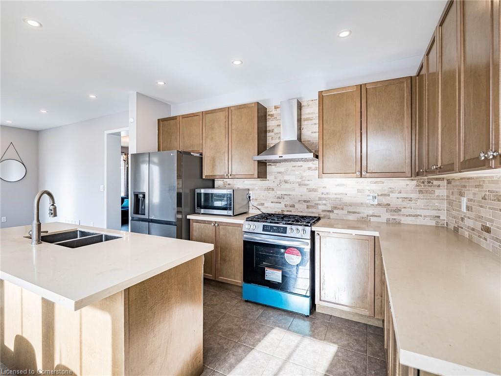 416 Gooch Crescent, Milton, ON - Indoor Photo Showing Kitchen With Stainless Steel Kitchen With Double Sink With Upgraded Kitchen
