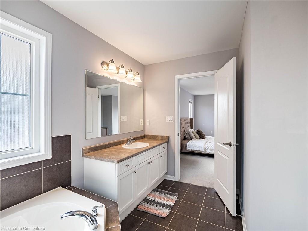 416 Gooch Crescent, Milton, ON - Indoor Photo Showing Bathroom