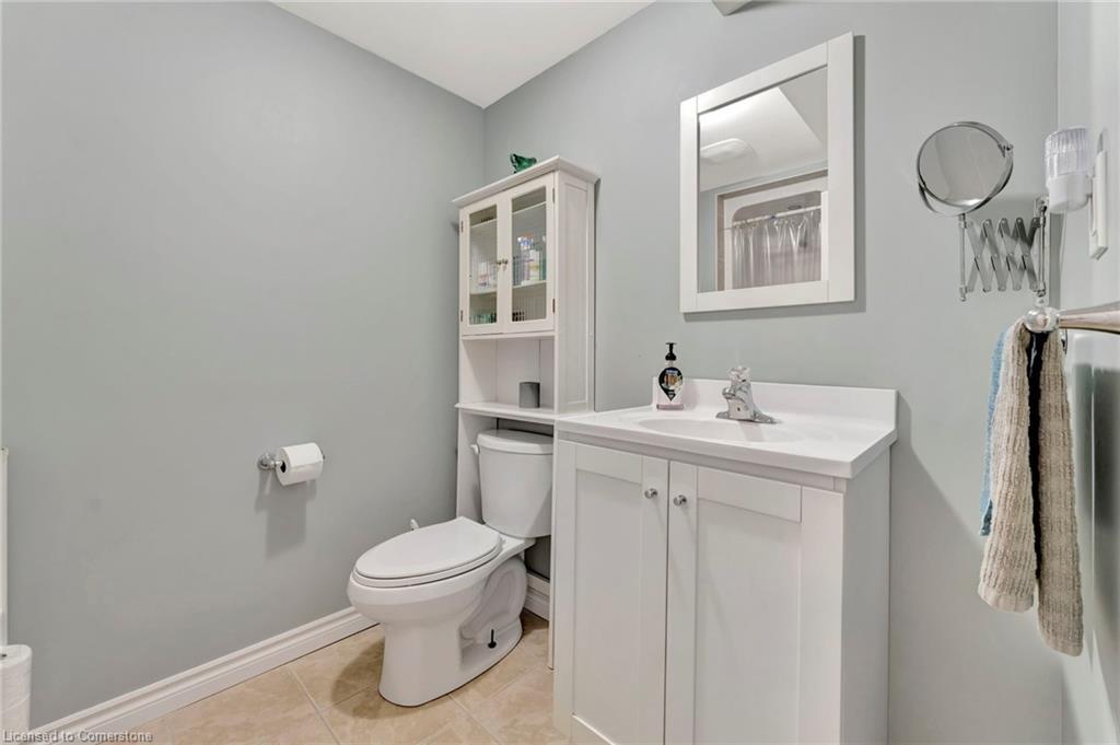 375 Elliott Street, Cambridge, ON - Indoor Photo Showing Bathroom