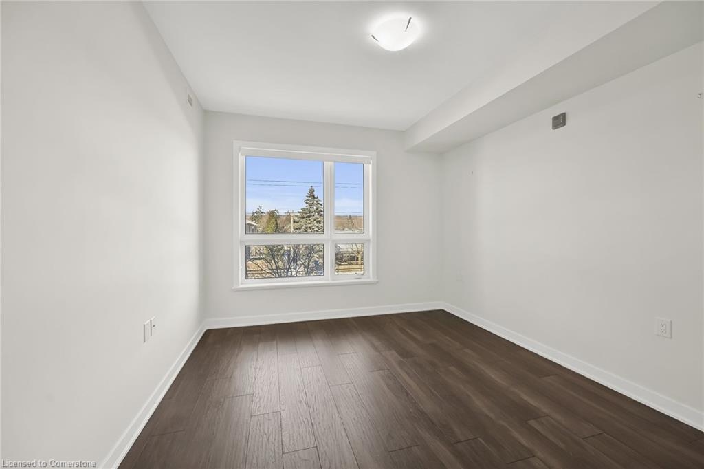 312-320 Plains Road E, Burlington, ON - Indoor Photo Showing Other Room