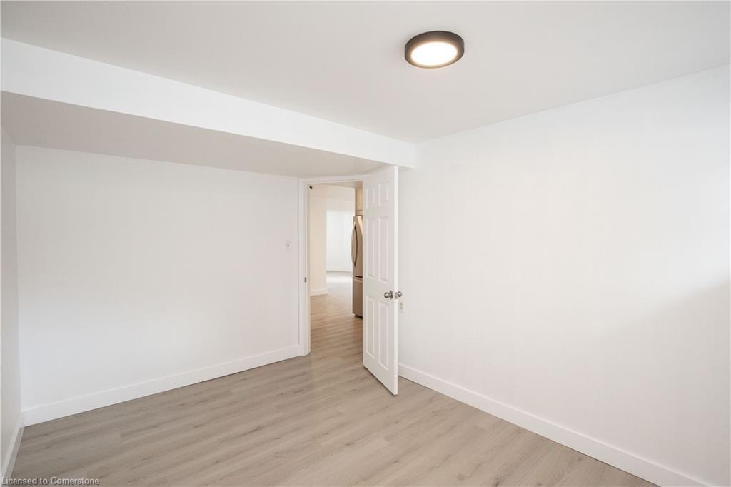 Lower-358 East 43Rd Street, Hamilton, ON - Indoor Photo Showing Other Room