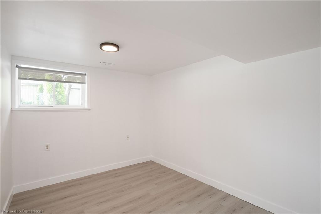 Lower-358 East 43Rd Street, Hamilton, ON - Indoor Photo Showing Other Room