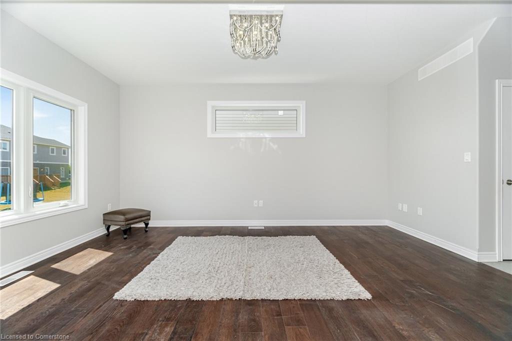 9 Bowman Crescent, Niagara Falls, ON - Indoor Photo Showing Other Room