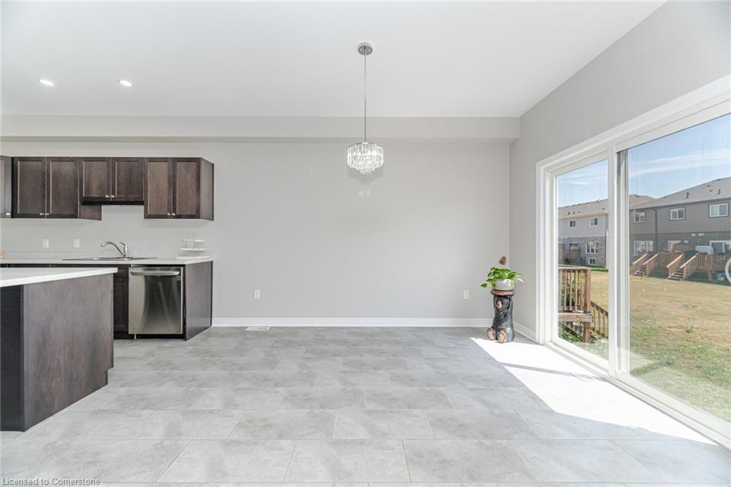 9 Bowman Crescent, Niagara Falls, ON - Indoor Photo Showing Kitchen