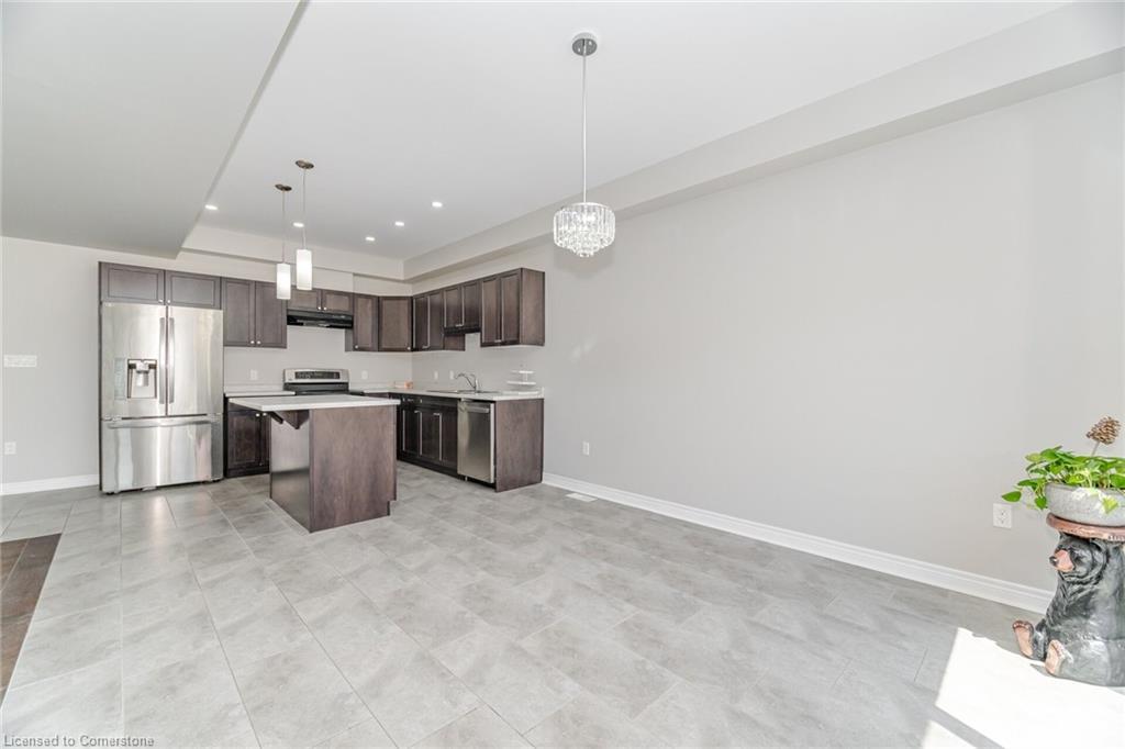 9 Bowman Crescent, Niagara Falls, ON - Indoor Photo Showing Kitchen