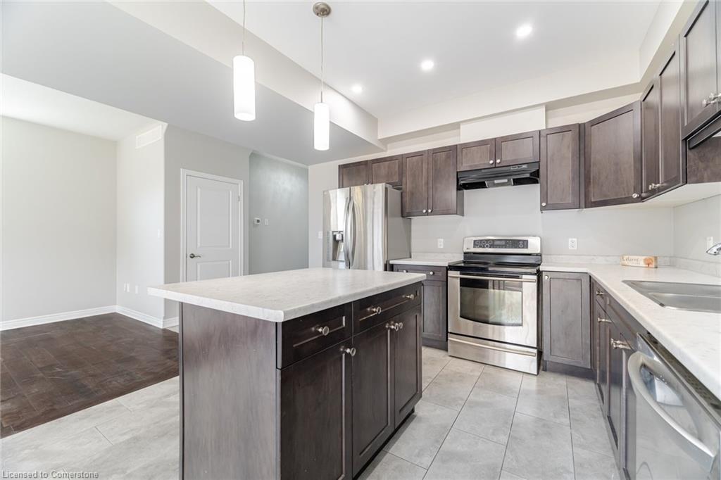 9 Bowman Crescent, Niagara Falls, ON - Indoor Photo Showing Kitchen With Stainless Steel Kitchen With Upgraded Kitchen