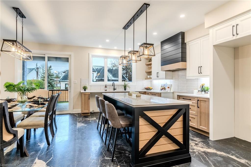 7 Bartlett Avenue, Grimsby, ON - Indoor Photo Showing Dining Room