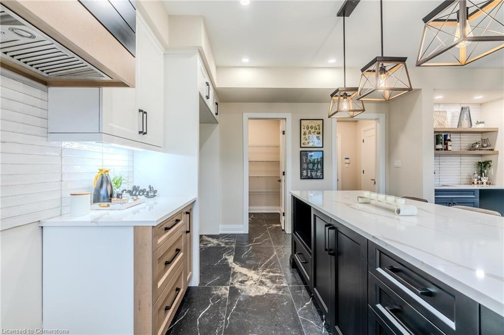 7 Bartlett Avenue, Grimsby, ON - Indoor Photo Showing Kitchen