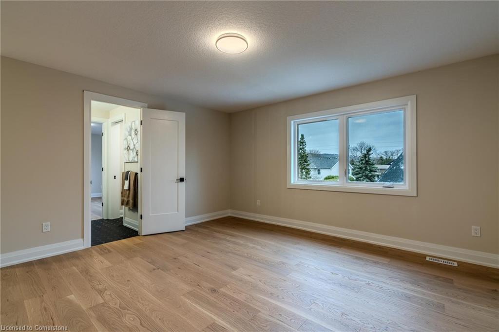 7 Bartlett Avenue, Grimsby, ON - Indoor Photo Showing Other Room