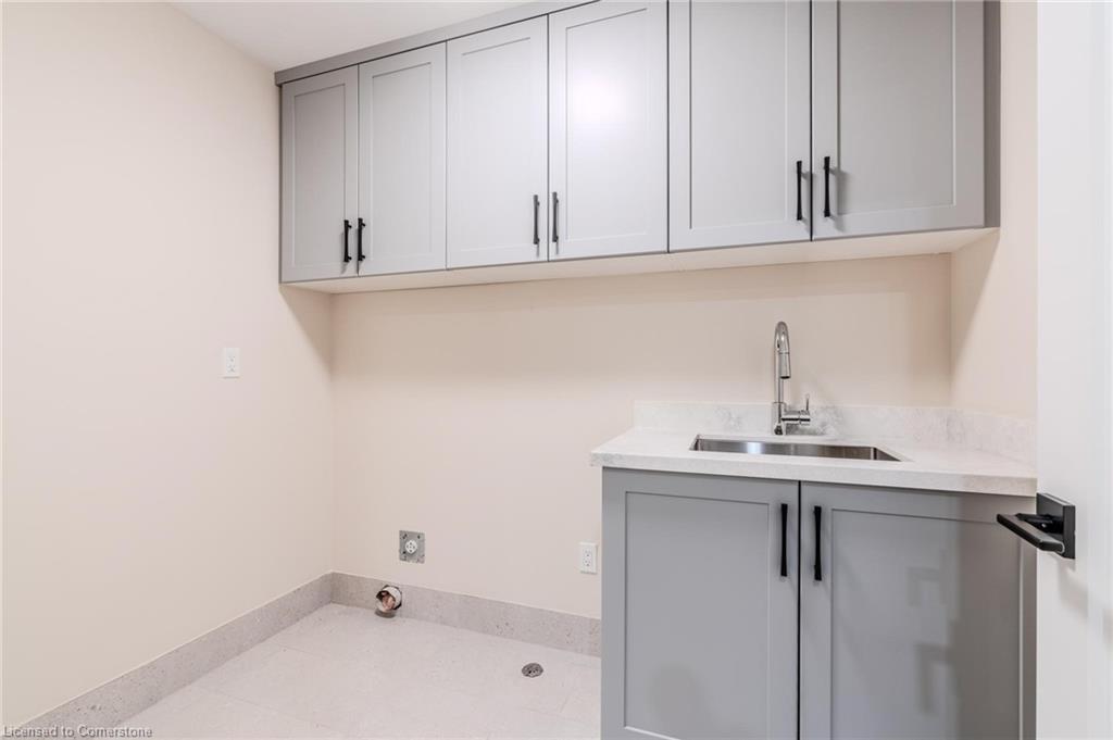 7 Bartlett Avenue, Grimsby, ON - Indoor