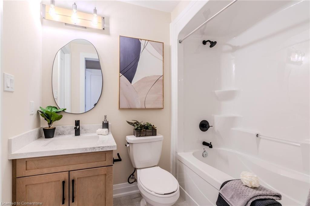 7 Bartlett Avenue, Grimsby, ON - Indoor Photo Showing Bathroom