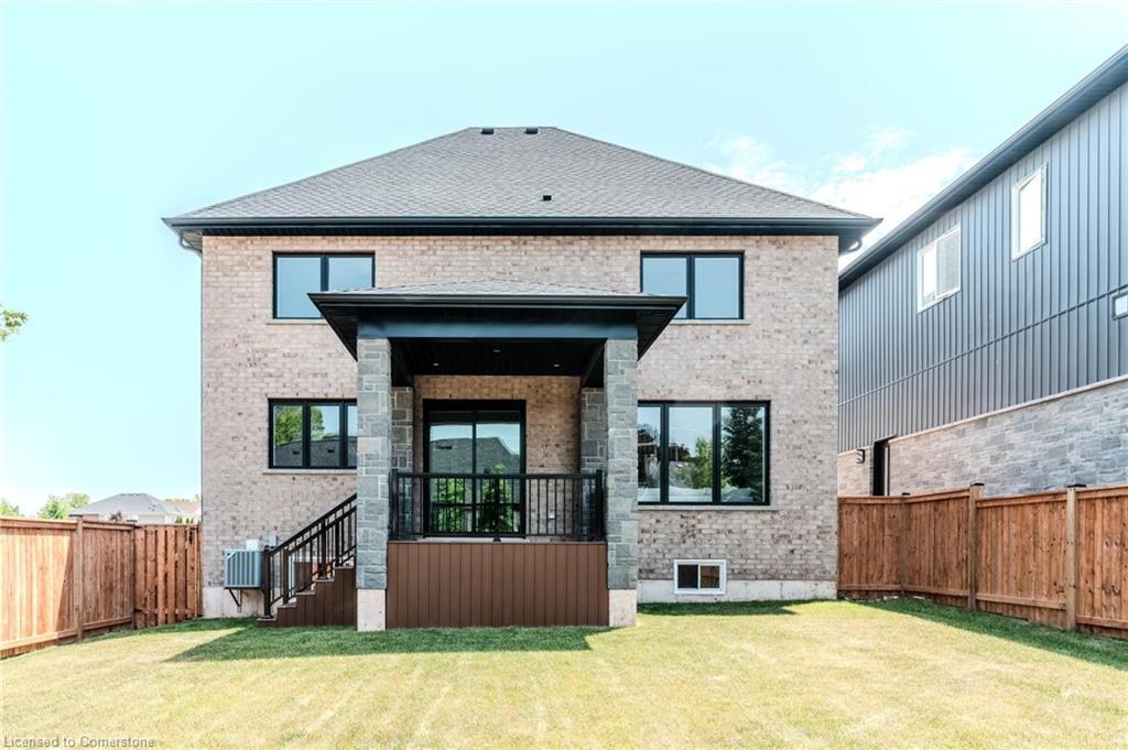 7 Bartlett Avenue, Grimsby, ON - Outdoor