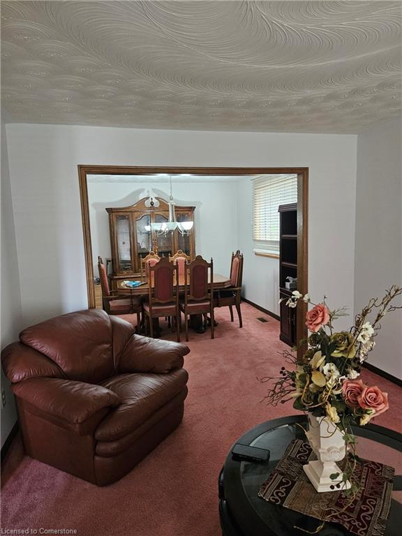 62 Landron Avenue, Hamilton, ON - Indoor Photo Showing Living Room