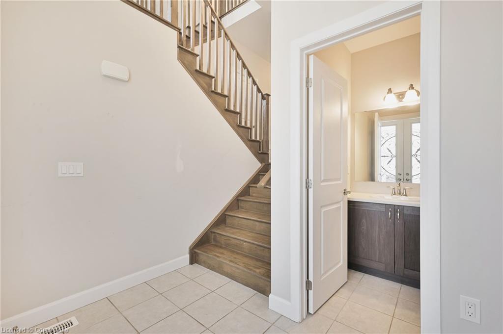 101 York Drive, Peterborough, ON - Indoor Photo Showing Other Room