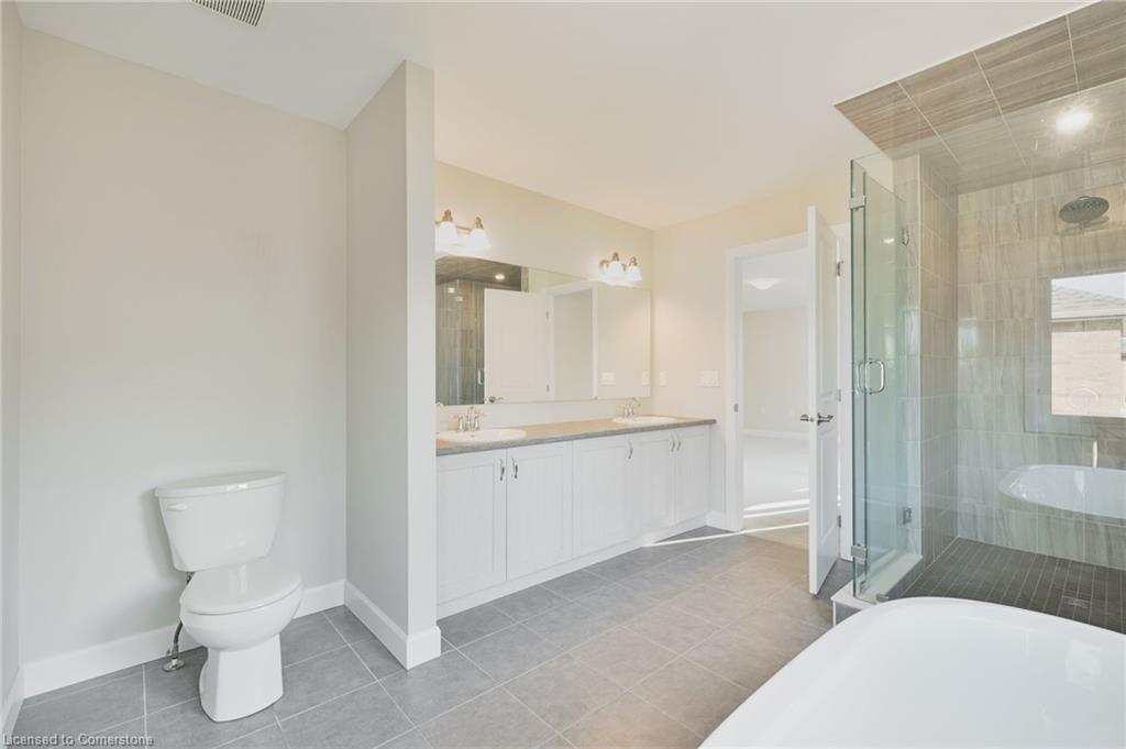 101 York Drive, Peterborough, ON - Indoor Photo Showing Bathroom