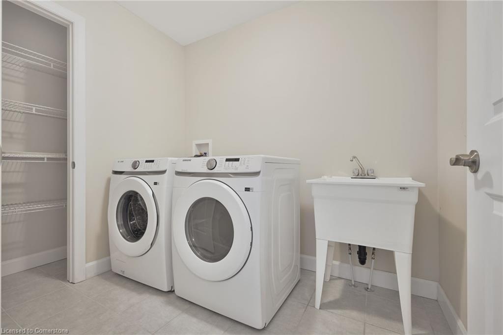 101 York Drive, Peterborough, ON - Indoor Photo Showing Laundry Room