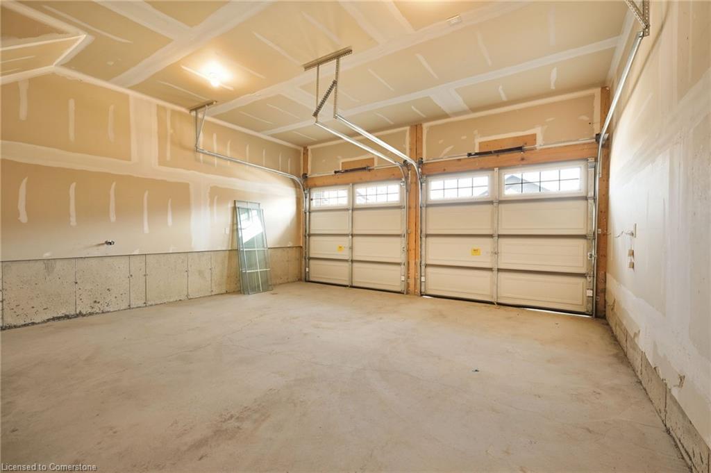 101 York Drive, Peterborough, ON - Indoor Photo Showing Garage