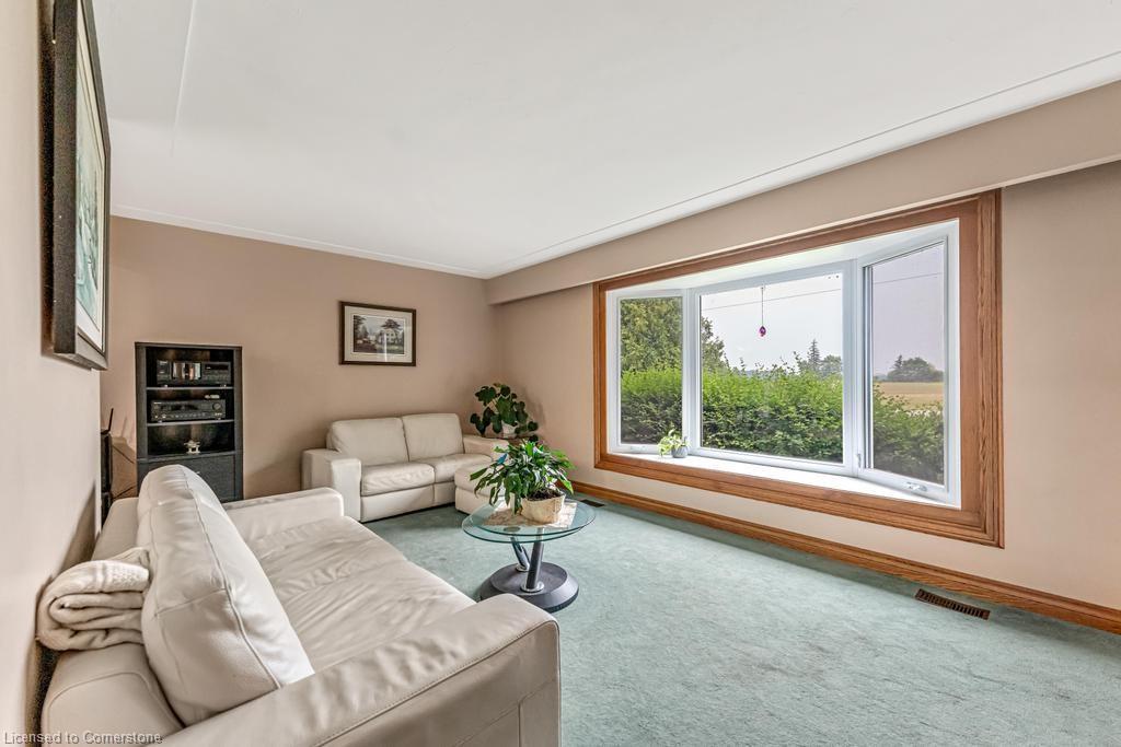 70 Sawmill Road, Caledonia, ON - Indoor Photo Showing Living Room