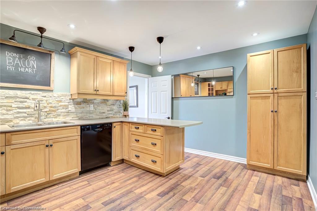 95 Case Street, Hamilton, ON - Indoor Photo Showing Kitchen