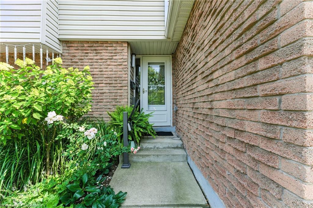 68 Westmount Mews, Cambridge, ON - Outdoor With Exterior