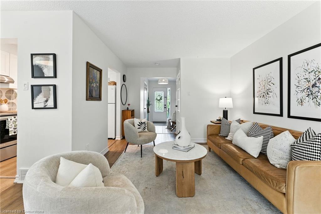 68 Westmount Mews, Cambridge, ON - Indoor Photo Showing Living Room
