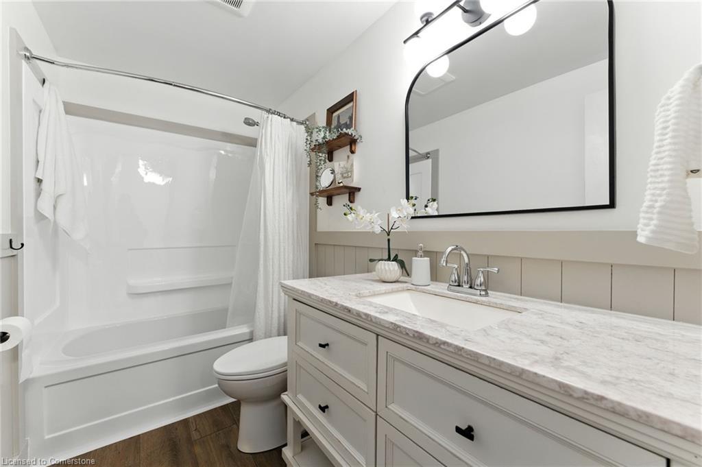 68 Westmount Mews, Cambridge, ON - Indoor Photo Showing Bathroom
