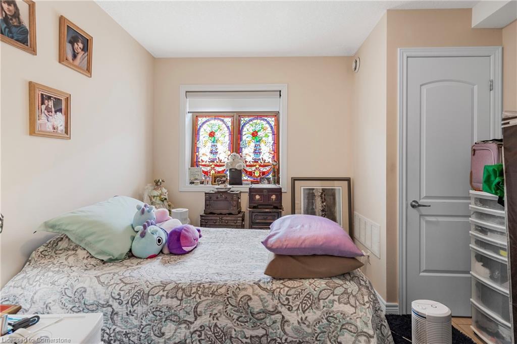 108-886 Golf Links Road, Ancaster, ON - Indoor Photo Showing Bedroom
