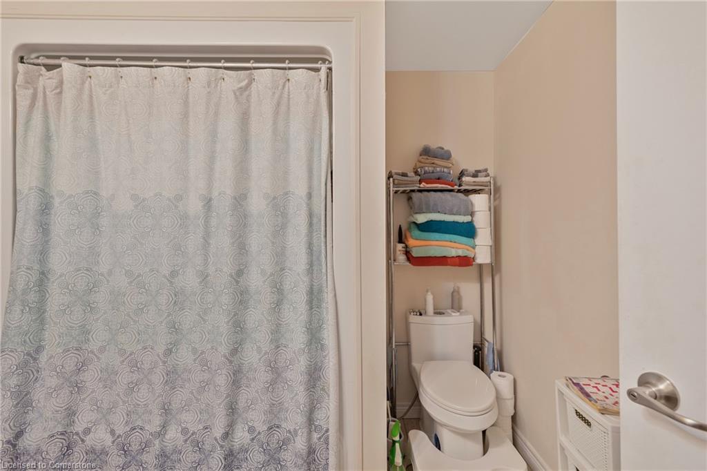 108-886 Golf Links Road, Ancaster, ON - Indoor Photo Showing Bathroom