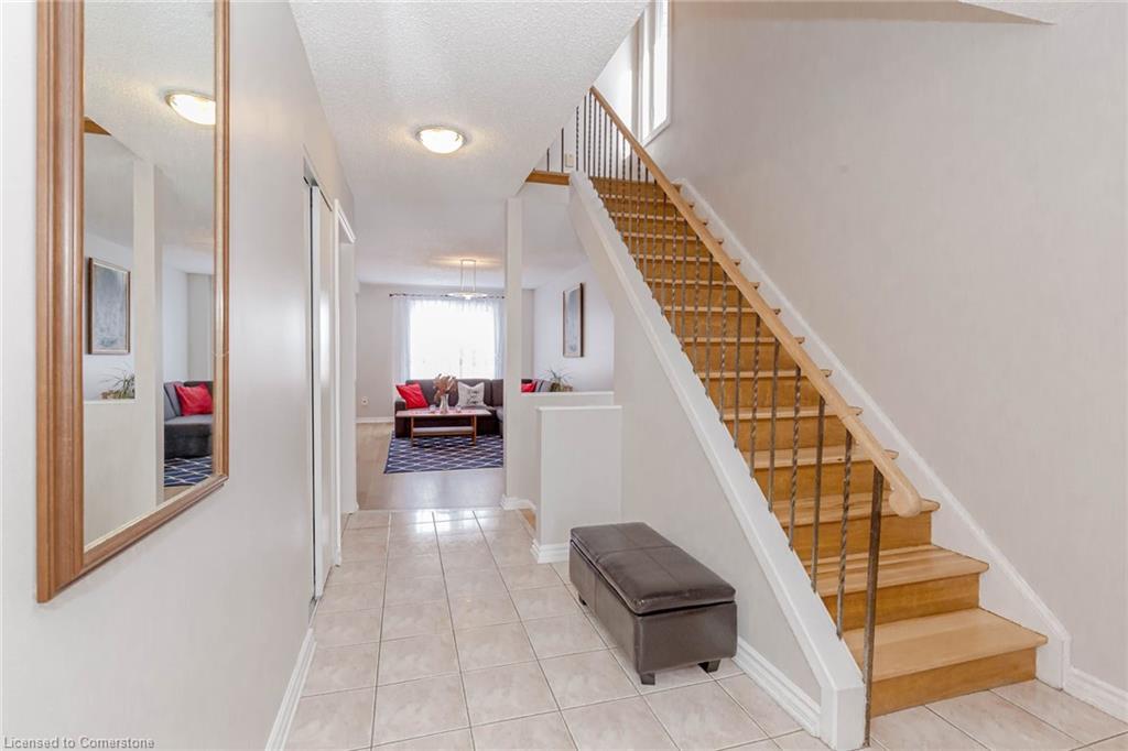 4155 Dursley Crescent, Mississauga, ON - Indoor Photo Showing Other Room