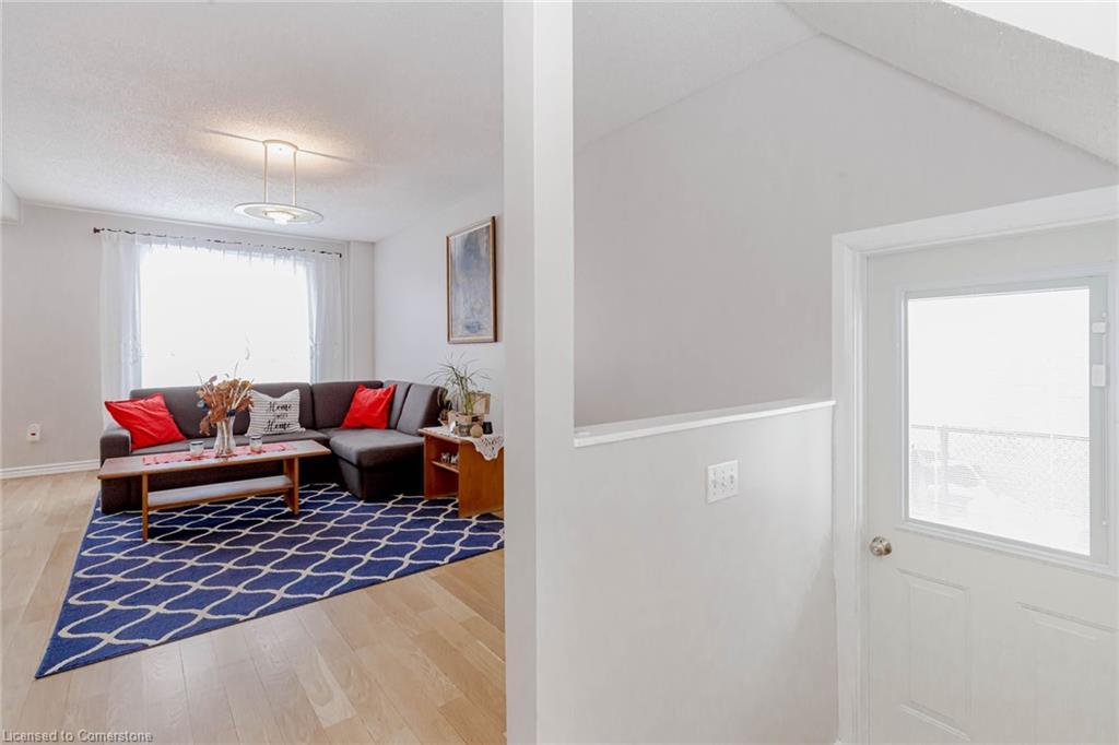 4155 Dursley Crescent, Mississauga, ON - Indoor