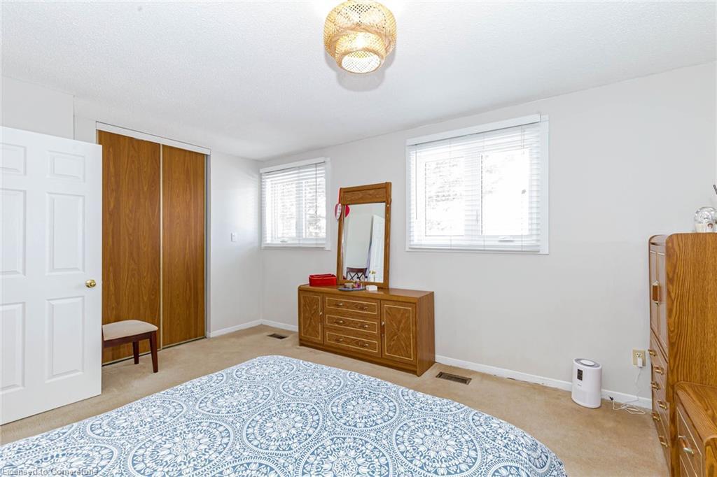 4155 Dursley Crescent, Mississauga, ON - Indoor Photo Showing Bedroom