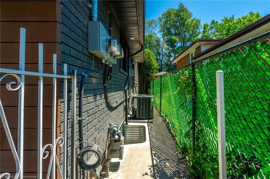 2-29 Northgate Drive, Hamilton, ON - Outdoor