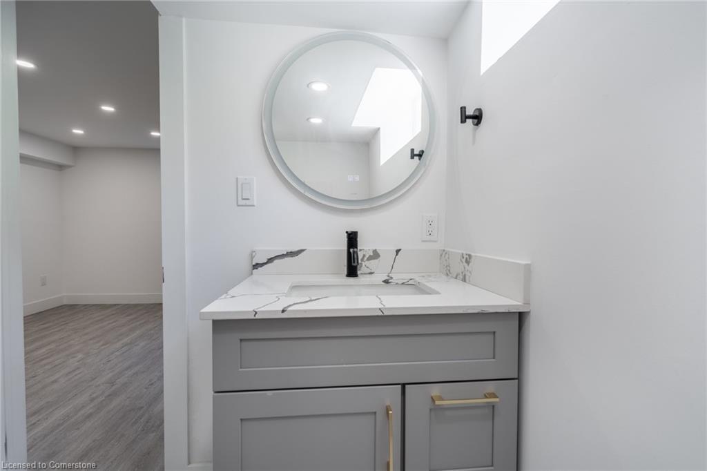 2-29 Northgate Drive, Hamilton, ON - Indoor Photo Showing Bathroom