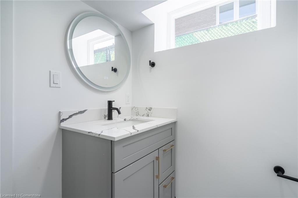 2-29 Northgate Drive, Hamilton, ON - Indoor Photo Showing Bathroom