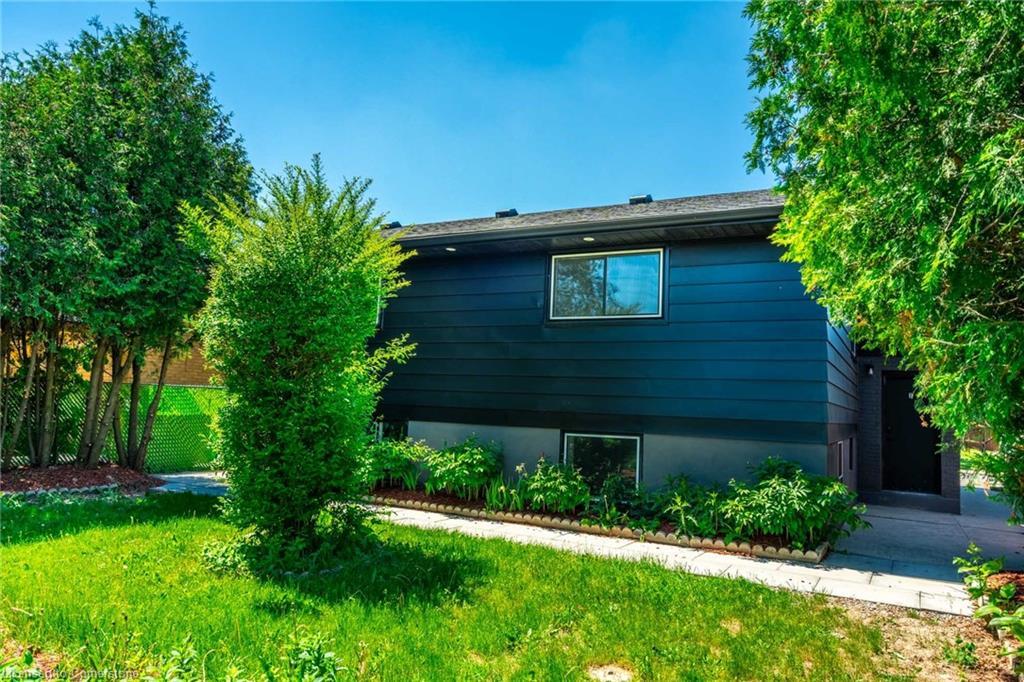 2-29 Northgate Drive, Hamilton, ON - Outdoor