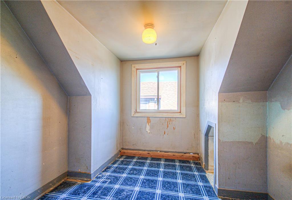 20 Beatty Avenue, Hamilton, ON - Indoor Photo Showing Other Room