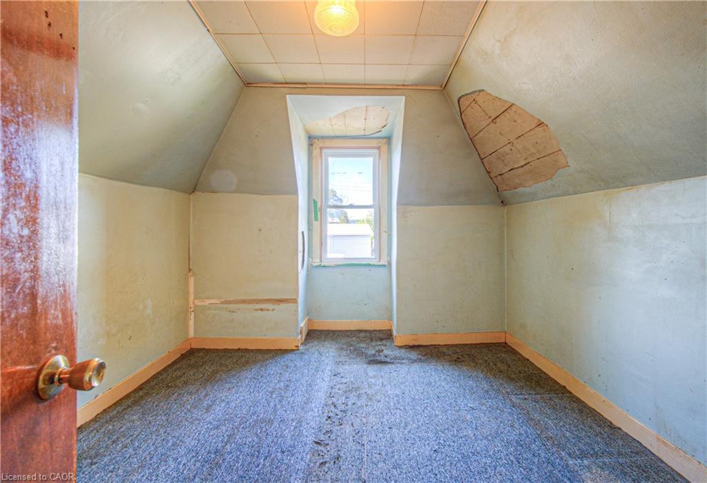 20 Beatty Avenue, Hamilton, ON - Indoor Photo Showing Other Room