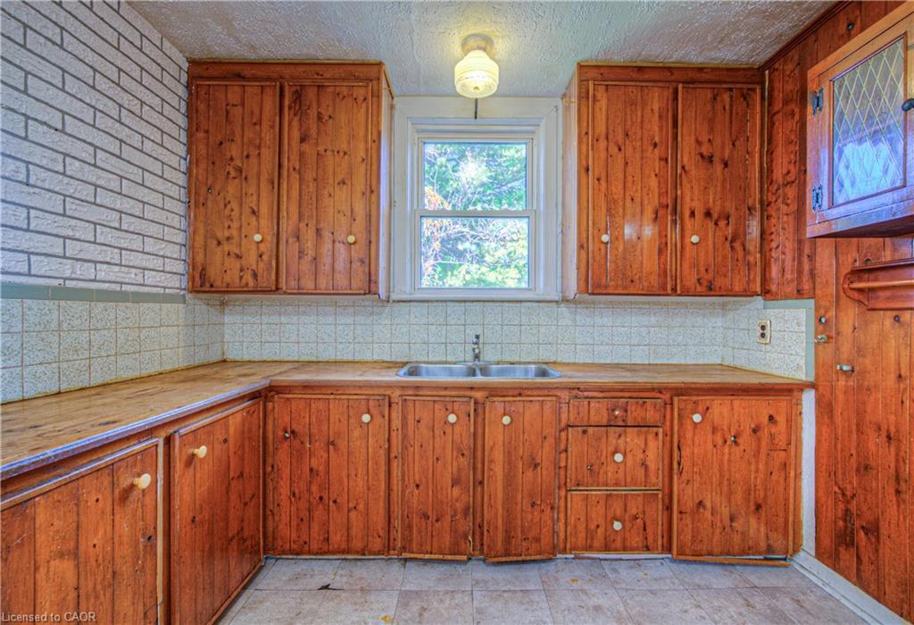 20 Beatty Avenue, Hamilton, ON - Indoor Photo Showing Kitchen With Double Sink